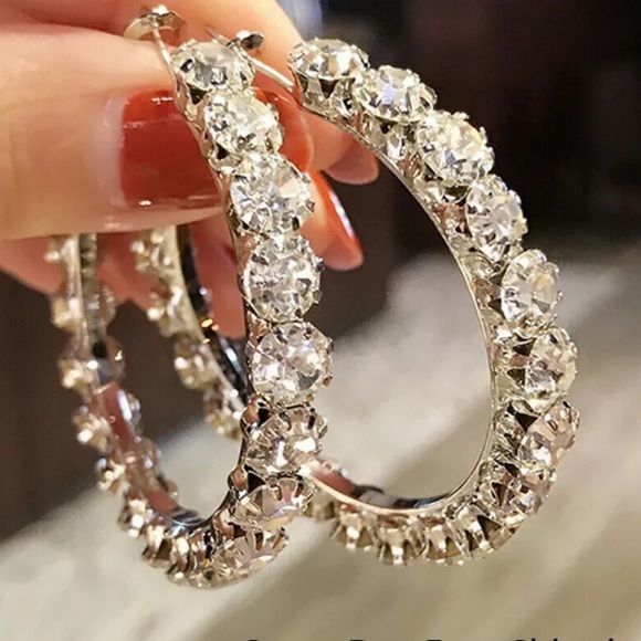 Jewelry - Gorgeous 925 Silver White Sapphire Earrings!